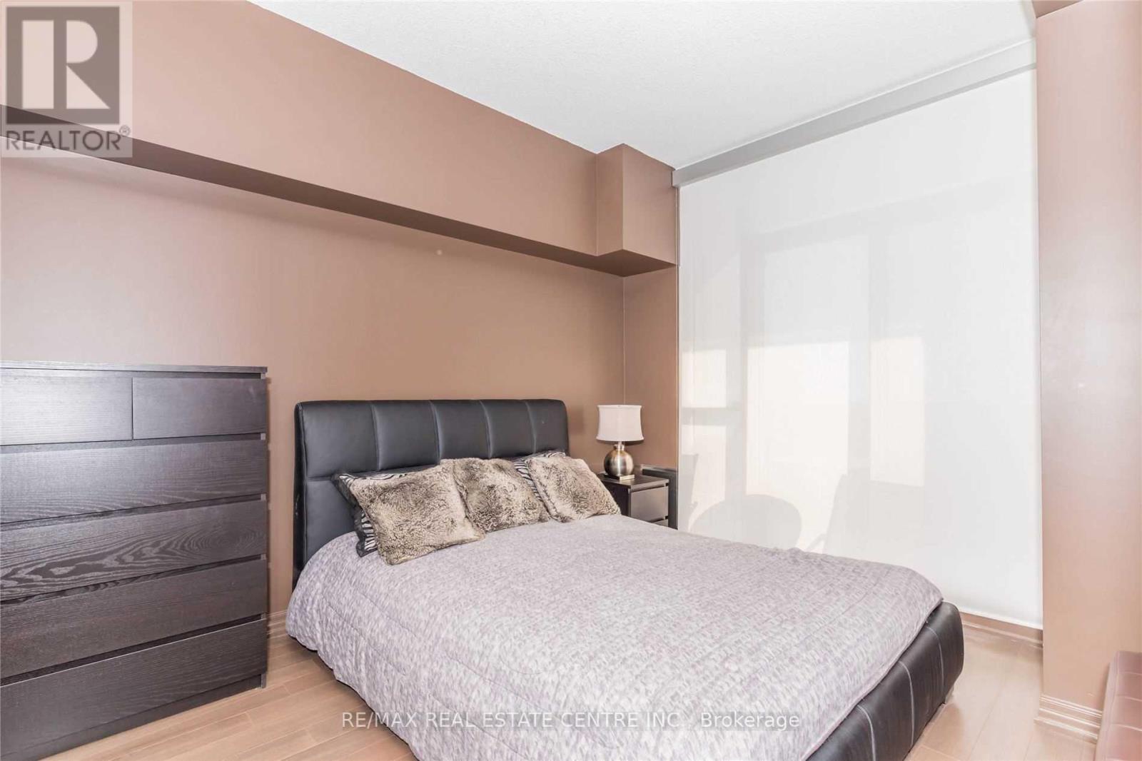 2004 - 223 Webb Drive, Mississauga, Ontario  L5B 0E8 - Photo 10 - W13471254