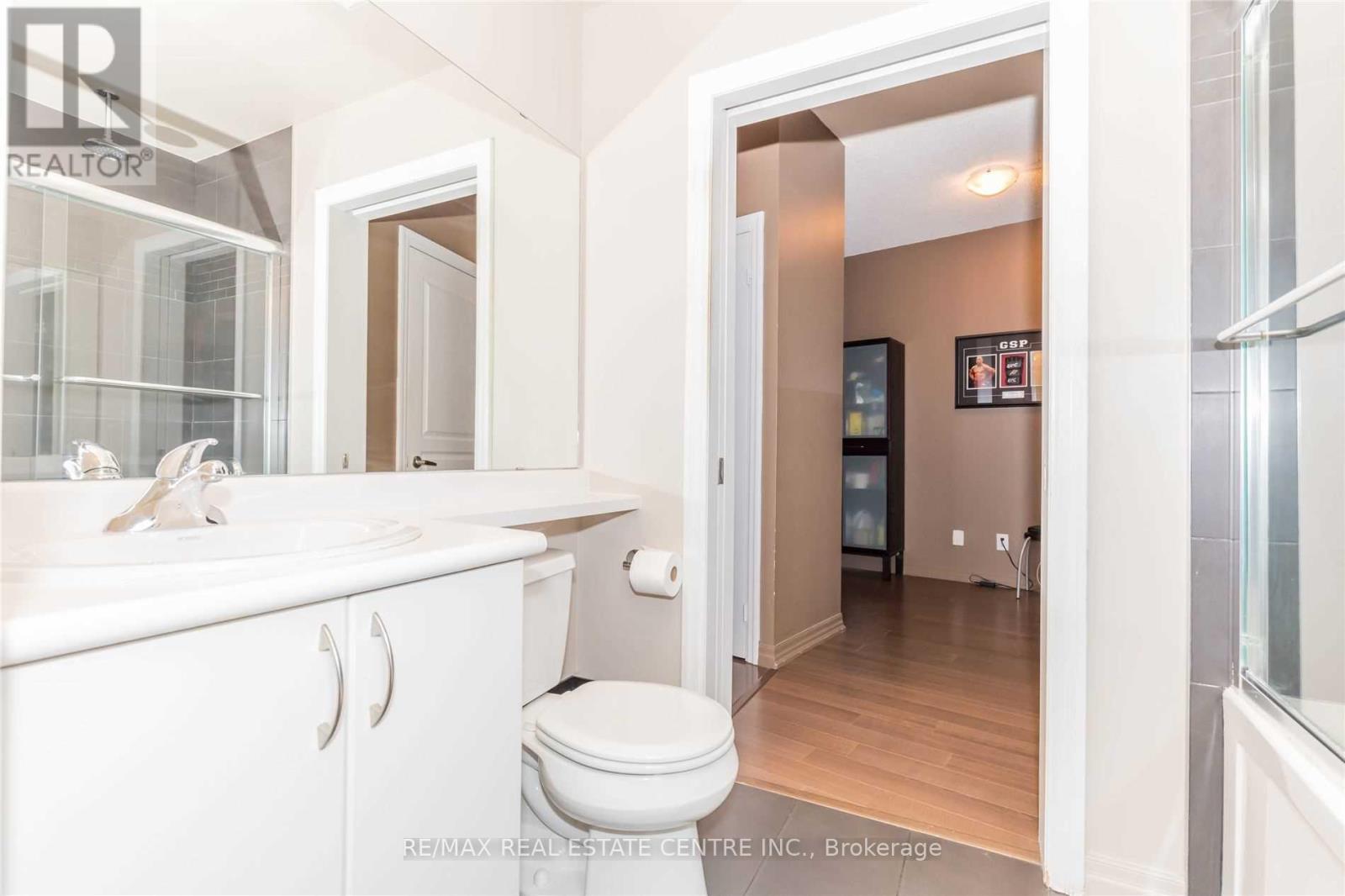 2004 - 223 Webb Drive, Mississauga, Ontario  L5B 0E8 - Photo 14 - W13471254