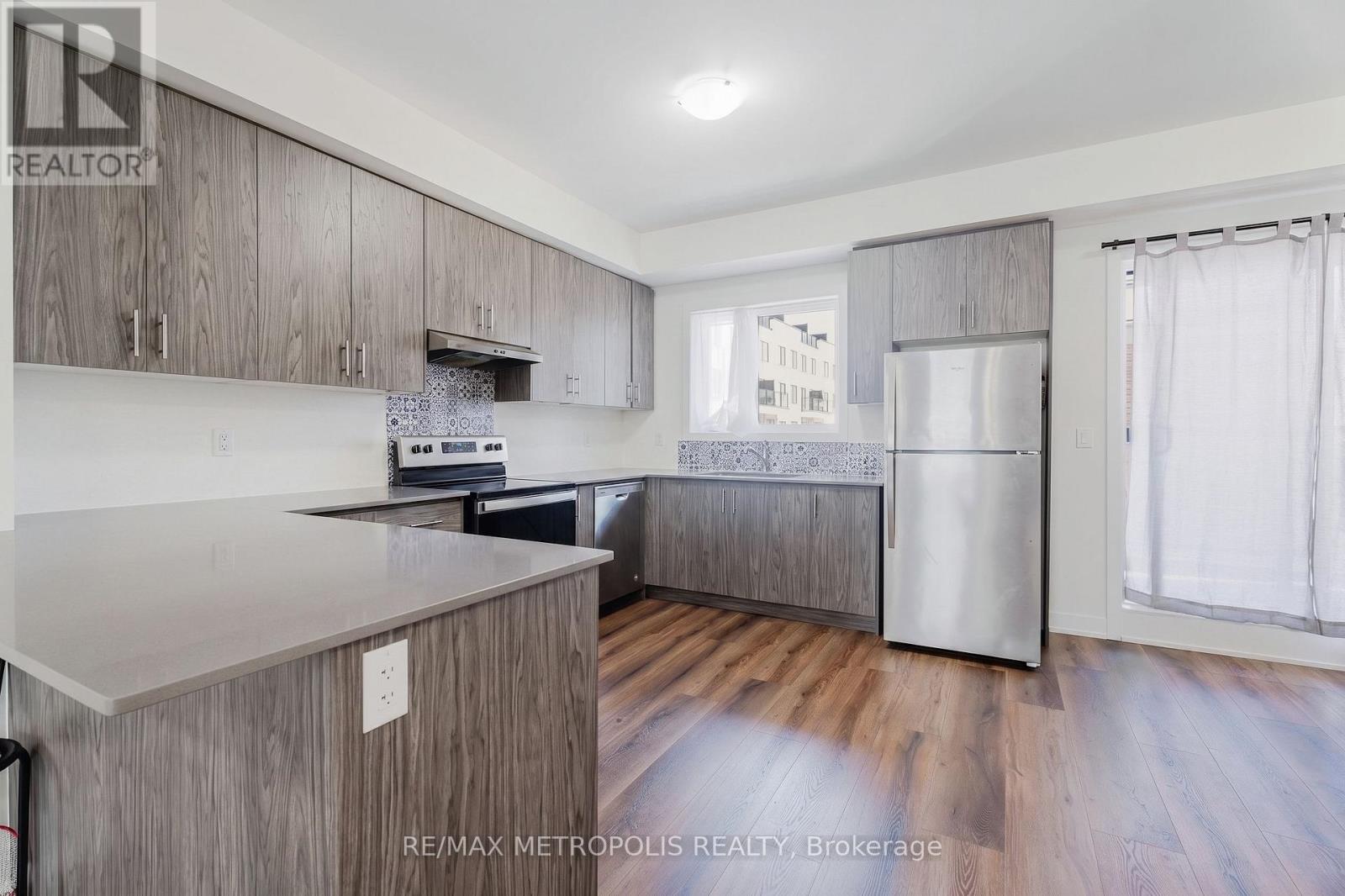 109 - 1695 Dersan Street, Pickering, Ontario  L1X 0S9 - Photo 8 - E13469804
