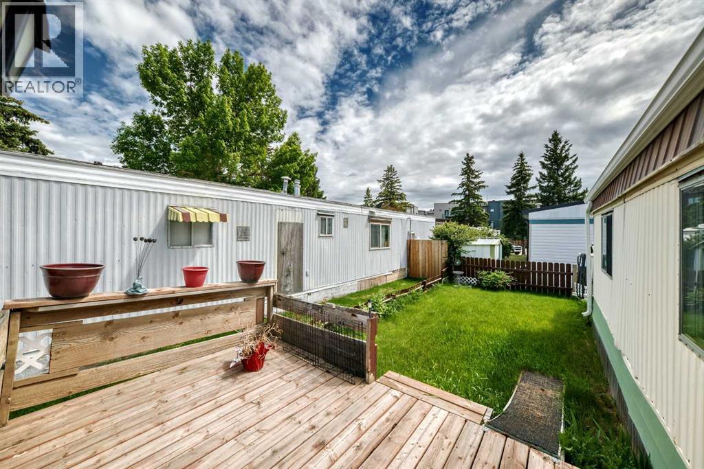 15, 3223 83 Street NW, Calgary, Alberta  T3B 6J4 - Photo 33 - A2321939