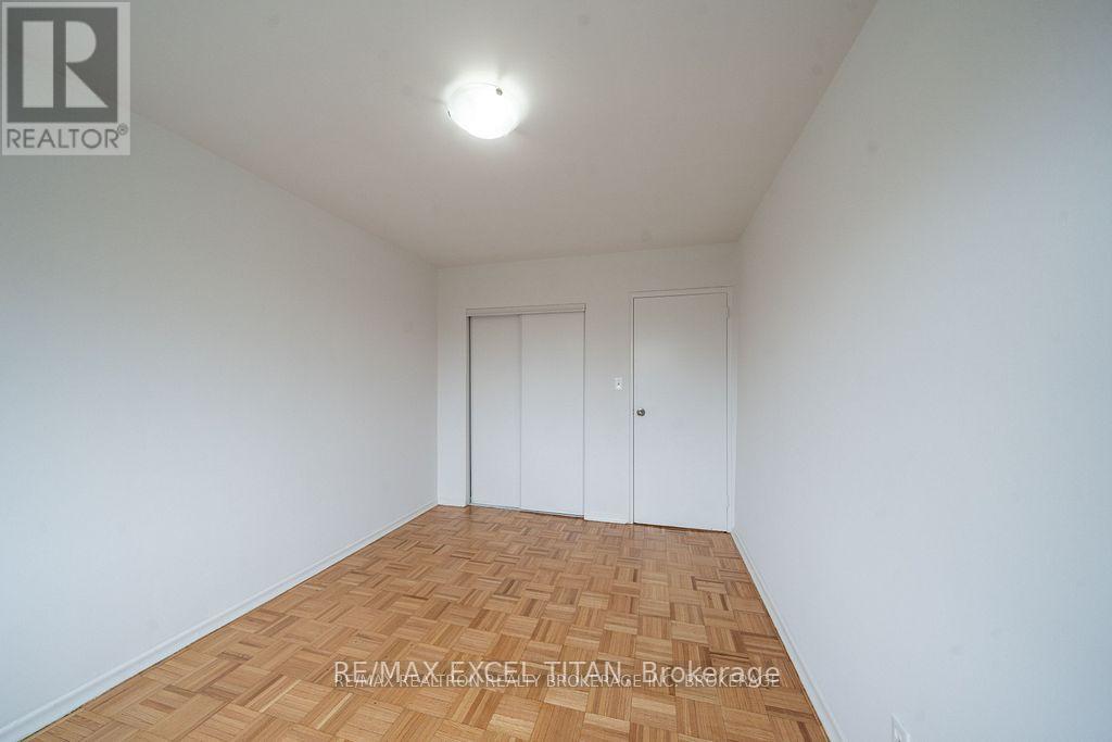 9 - 799 Robinson Street, Burlington, Ontario  L7R 2L4 - Photo 6 - W13423368