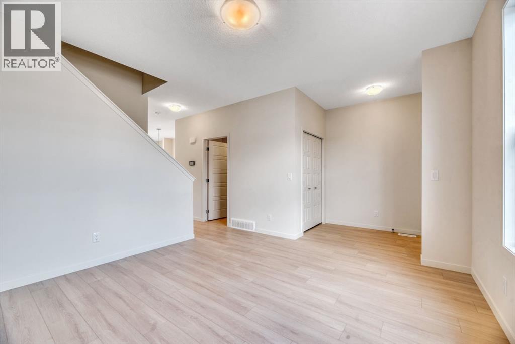 296 Marmot Grove Nw, Calgary, Alberta  T3R 2B5 - Photo 8 - A2322119