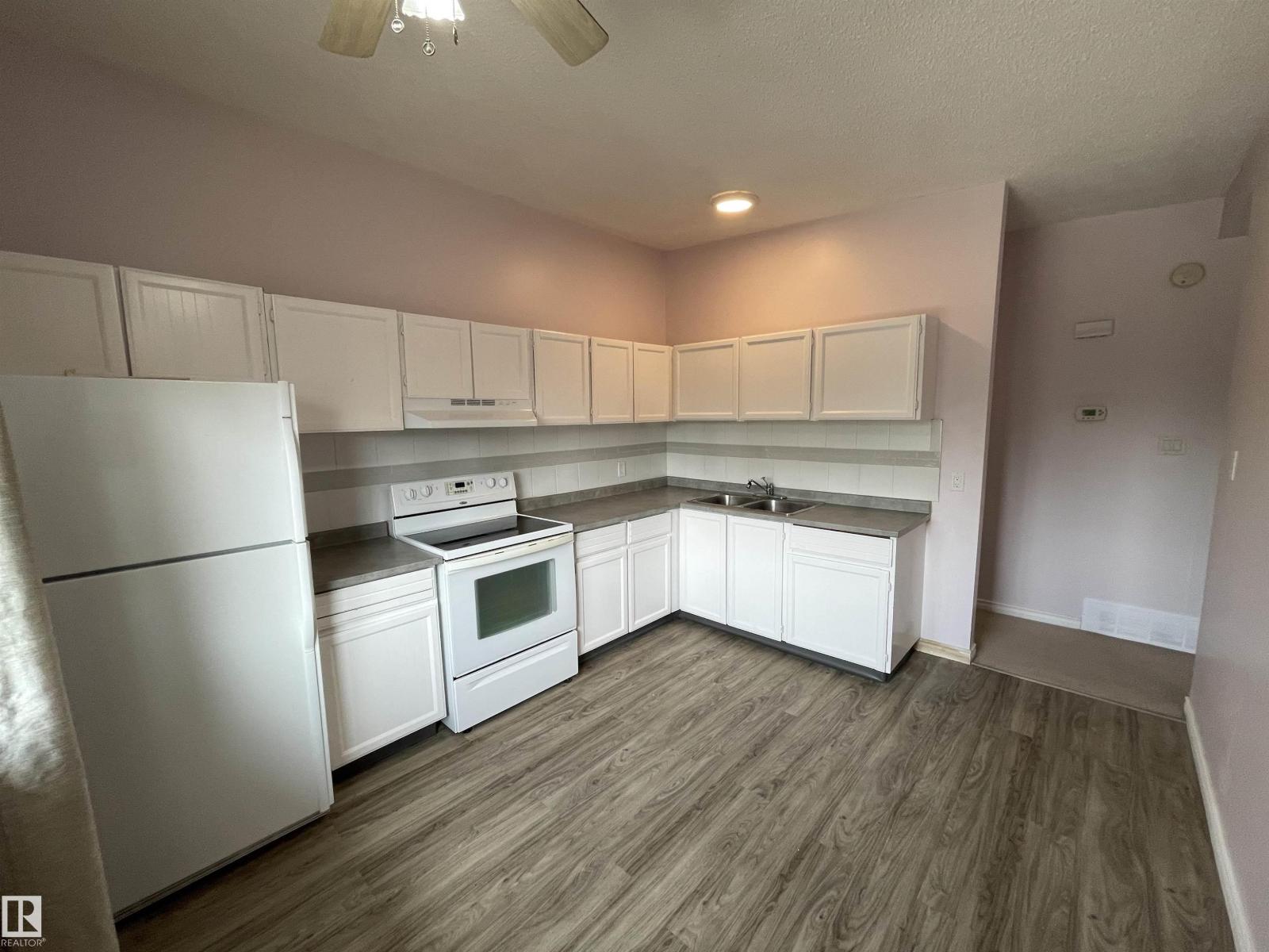 8930b 144 Av Nw, Edmonton, Alberta  T5E 5V4 - Photo 6 - E4494932