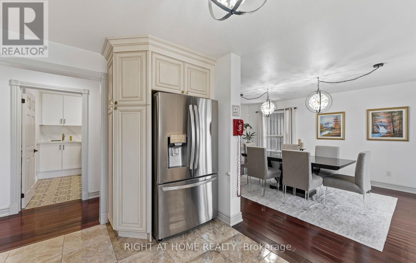 1665 Asgard Drive, Mississauga, Ontario  L5E 3G5 - Photo 11 - W13039420