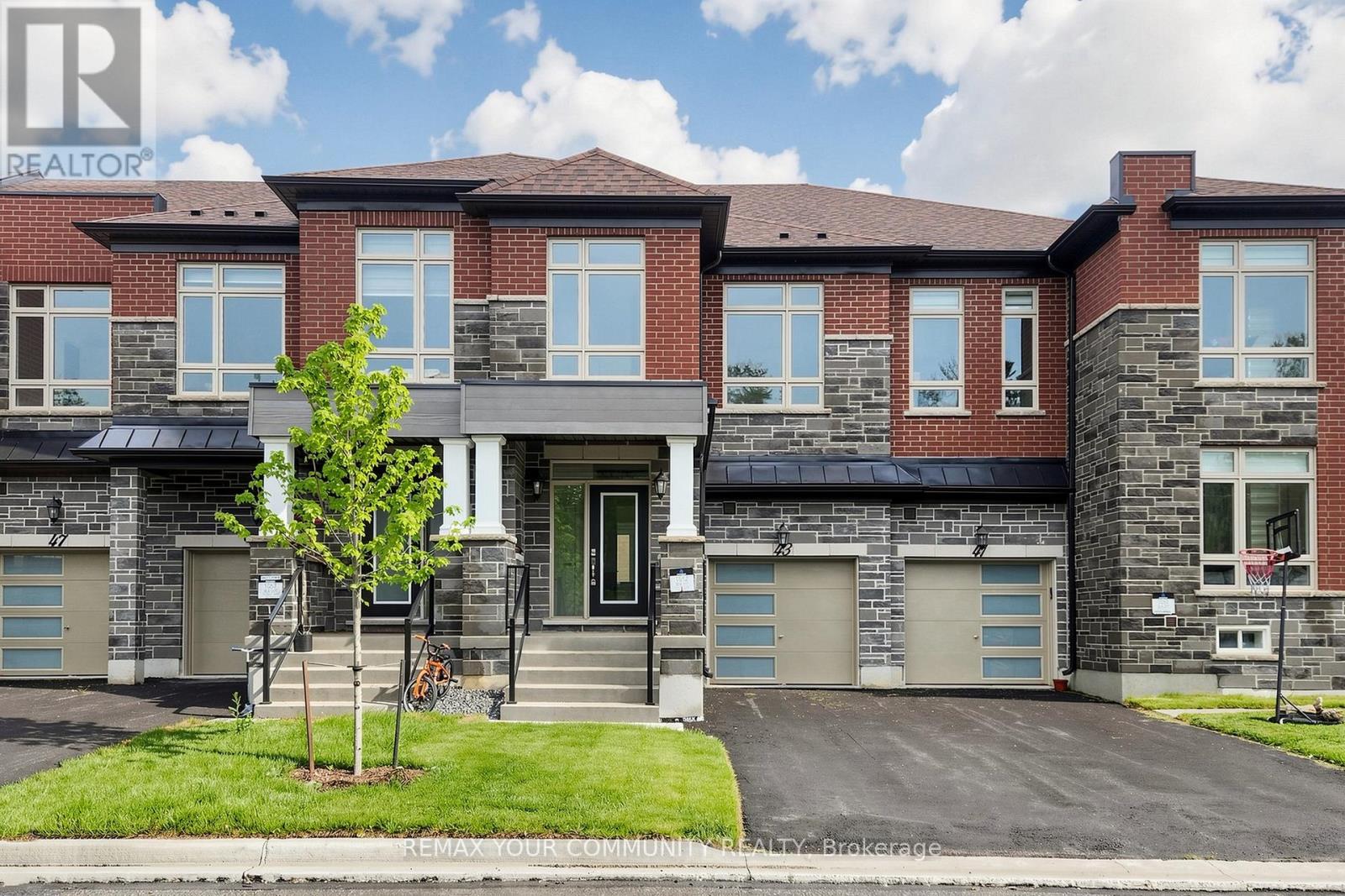 43 SCHMELTZER CRESCENT, Richmond Hill, Ontario