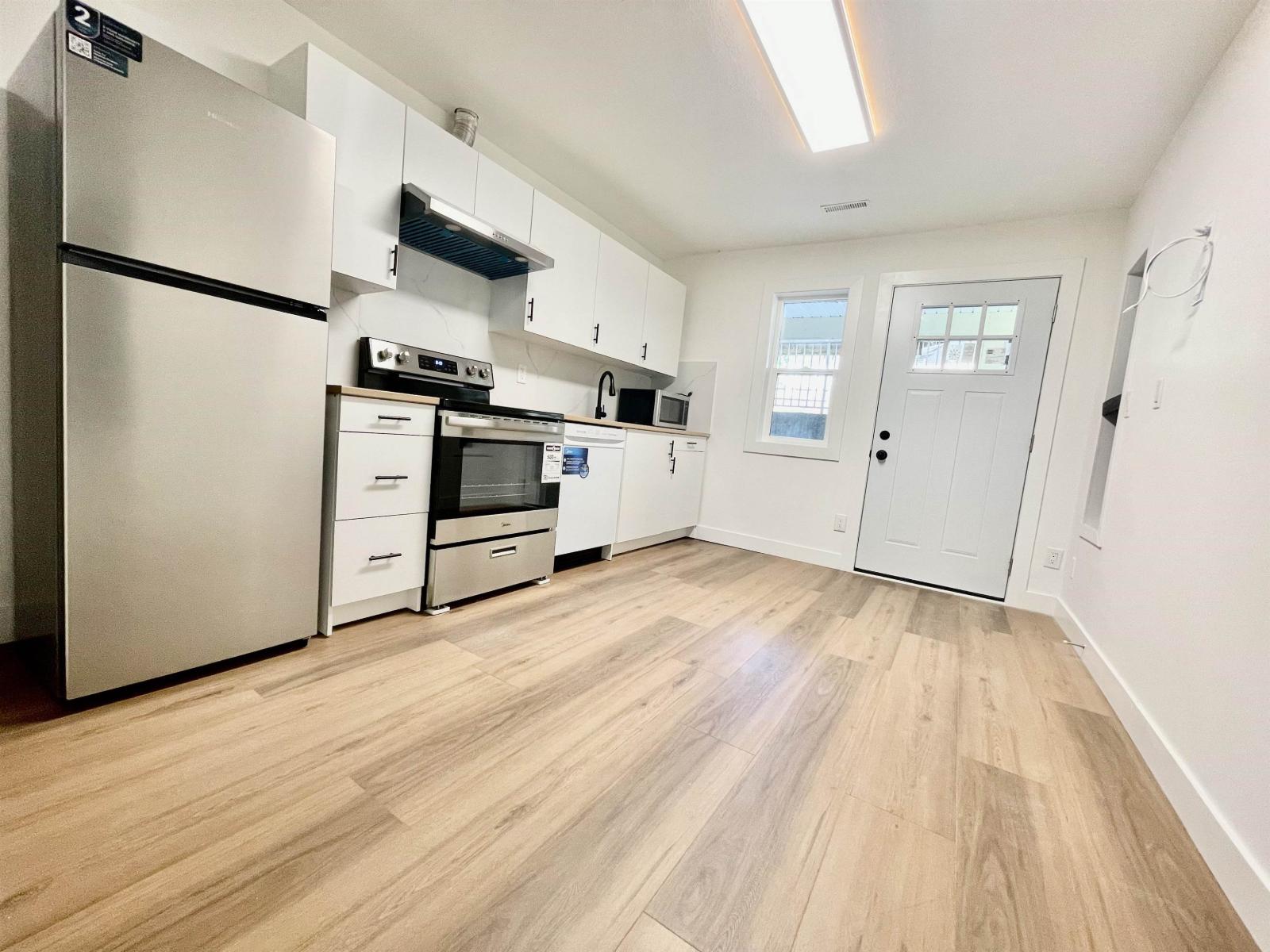 lower level 1965x 84 AVENUE