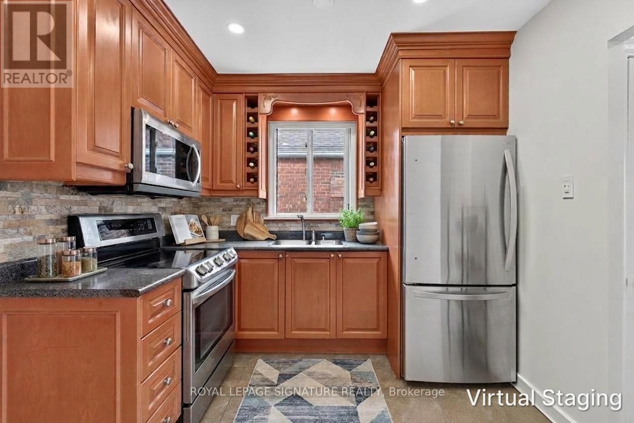 57 Miranda Avenue, Toronto, Ontario  M6E 4G3 - Photo 11 - W13463824