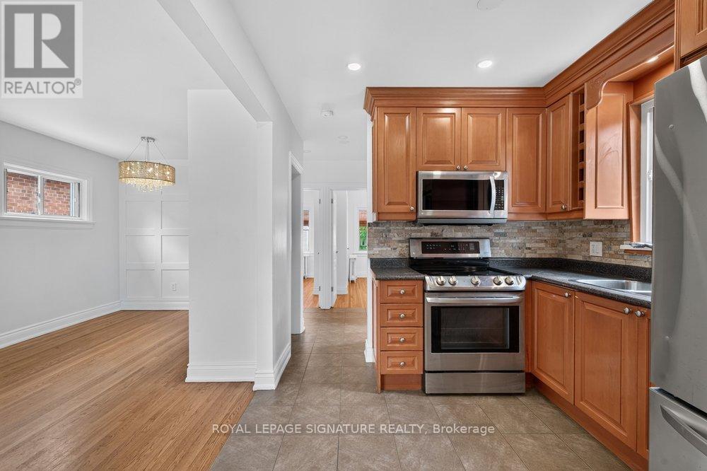 57 Miranda Avenue, Toronto, Ontario  M6E 4G3 - Photo 14 - W13463824