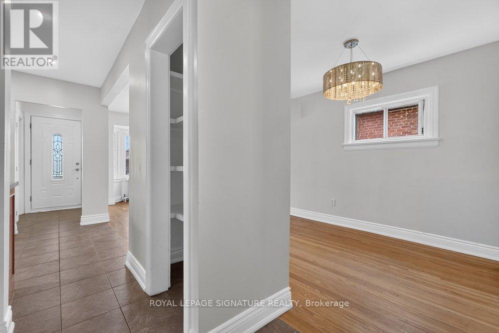 57 Miranda Avenue, Toronto, Ontario  M6E 4G3 - Photo 15 - W13463824
