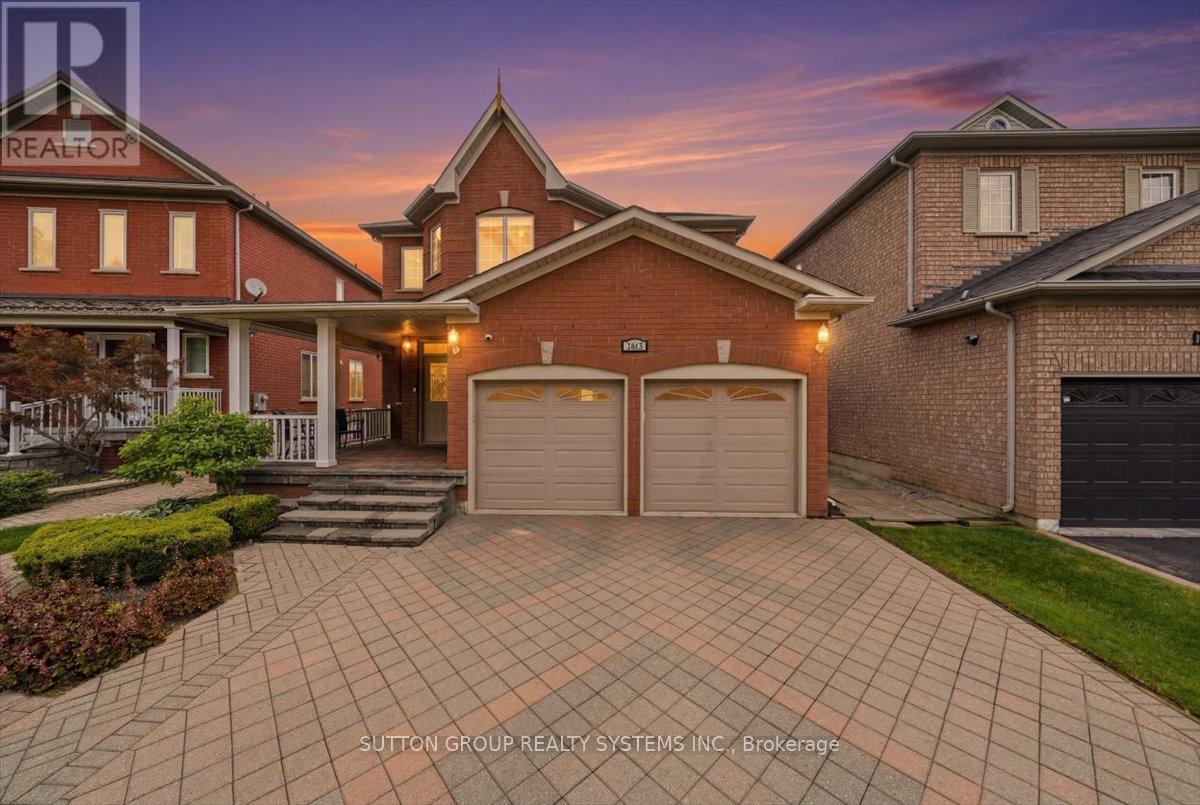 1382 Avon Drive, Mississauga, Ontario  L5N 7Z3 - Photo 2 - W13164918