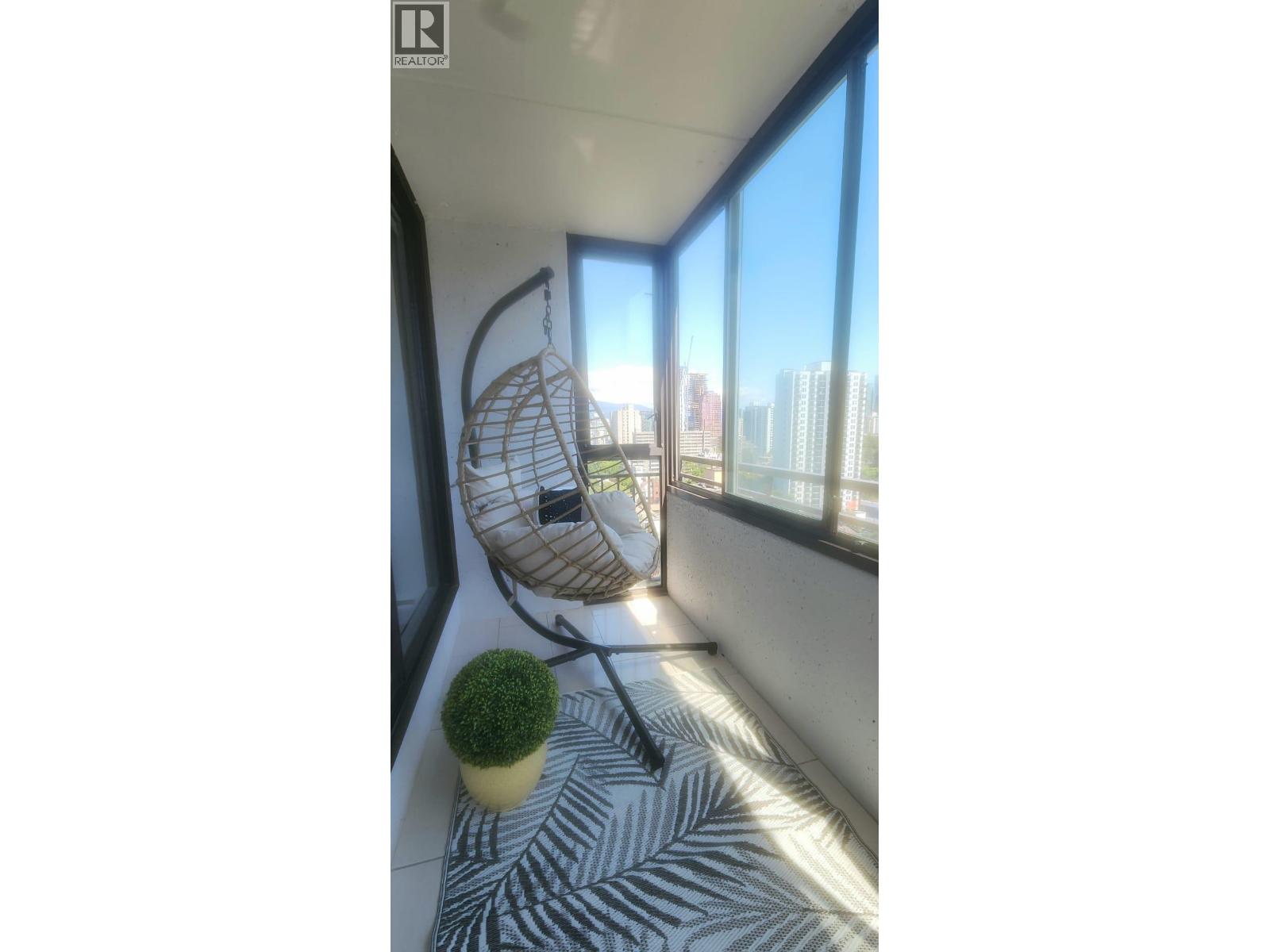 1806 1725 Pendrell Street, Vancouver, British Columbia  V6G 2X7 - Photo 6 - R3133680