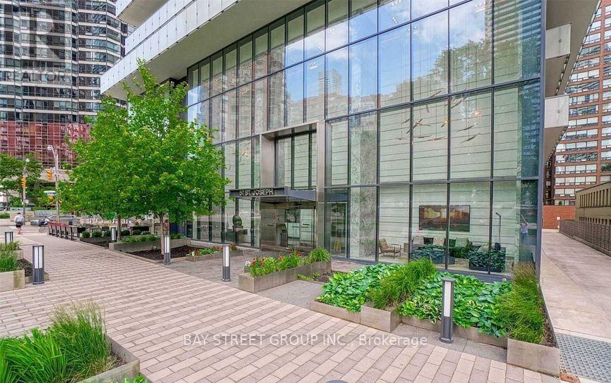 811 - 57 St Joseph Street, Toronto, Ontario  M5C 0C5 - Photo 2 - C13471354