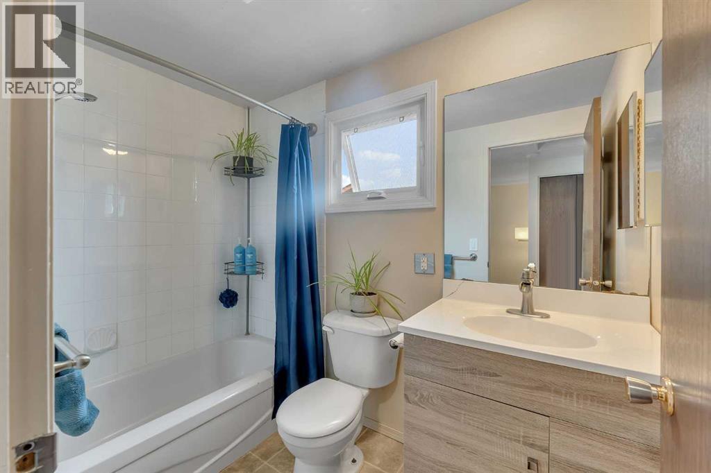 2162 Summerfield Boulevard SE, Airdrie, Alberta  T4B 1X4 - Photo 16 - A2320393