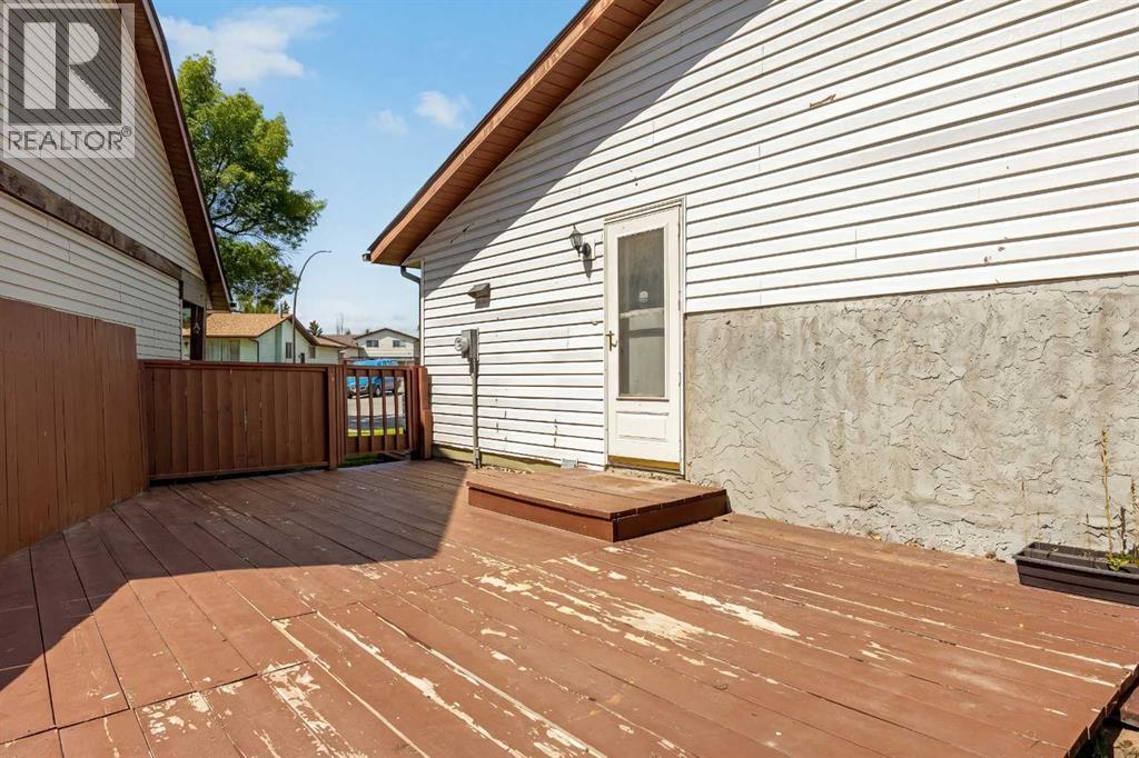 60 Ogmoor Crescent SE, Calgary, Alberta  T2C 2E9 - Photo 3 - A2321217
