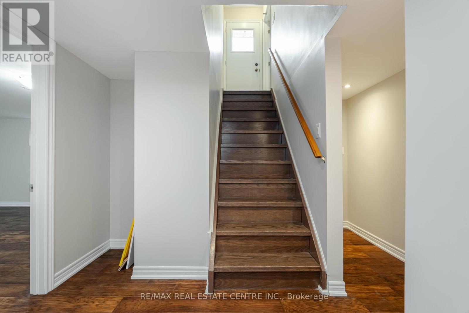 Lower - 86 Vista Boulevard, Mississauga, Ontario L5M 1C5 - Photo 10 - W13471360