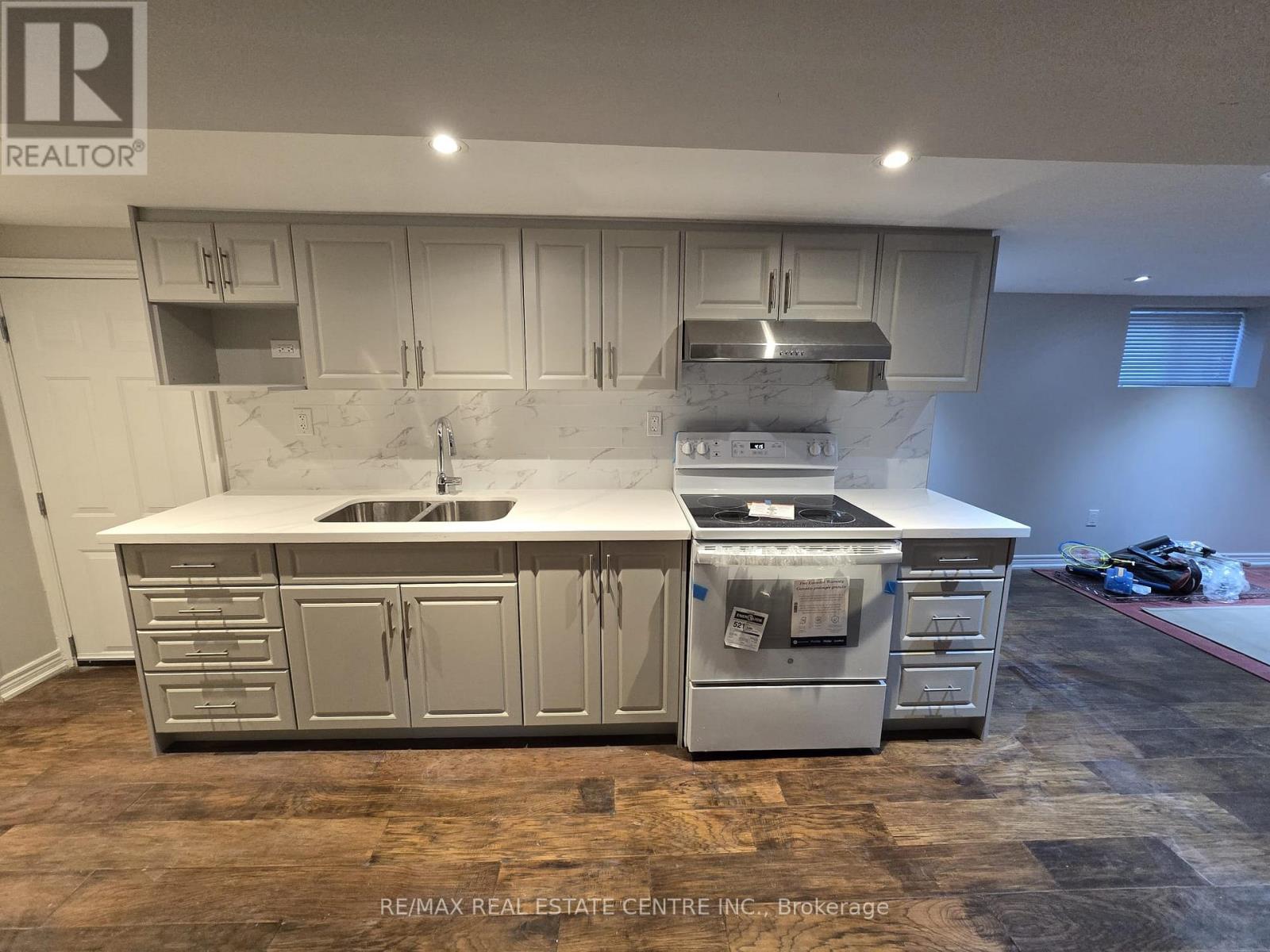 Lower - 86 Vista Boulevard, Mississauga, Ontario L5M 1C5 - Photo 2 - W13471360