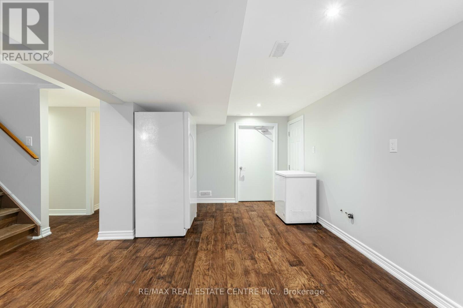 Lower - 86 Vista Boulevard, Mississauga, Ontario L5M 1C5 - Photo 6 - W13471360