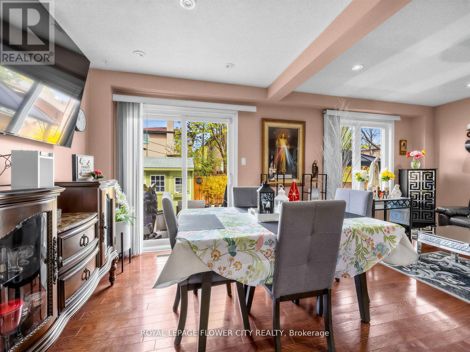 16 Blossom Avenue, Brampton, Ontario L6X 2W3 - Photo 12 - W13471370