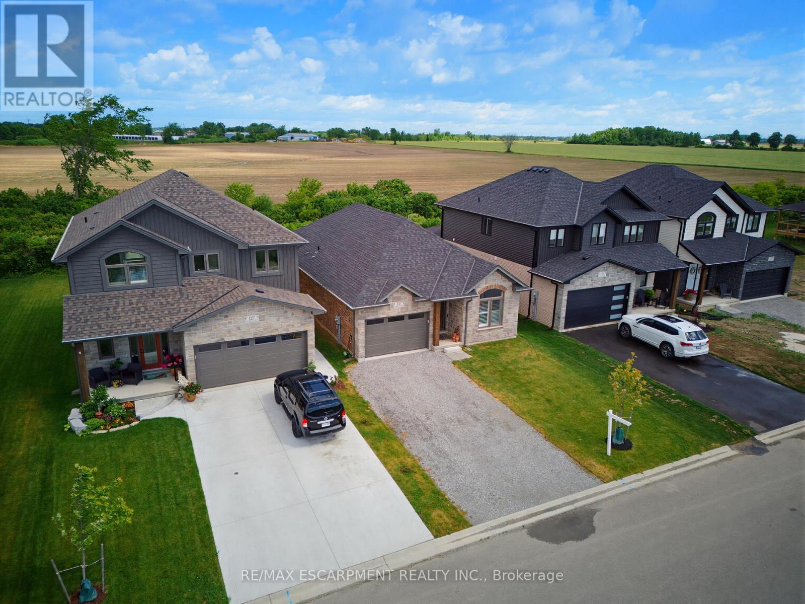 131 Craddock Boulevard, Haldimand, Ontario  N0A 1J0 - Photo 2 - X13471350