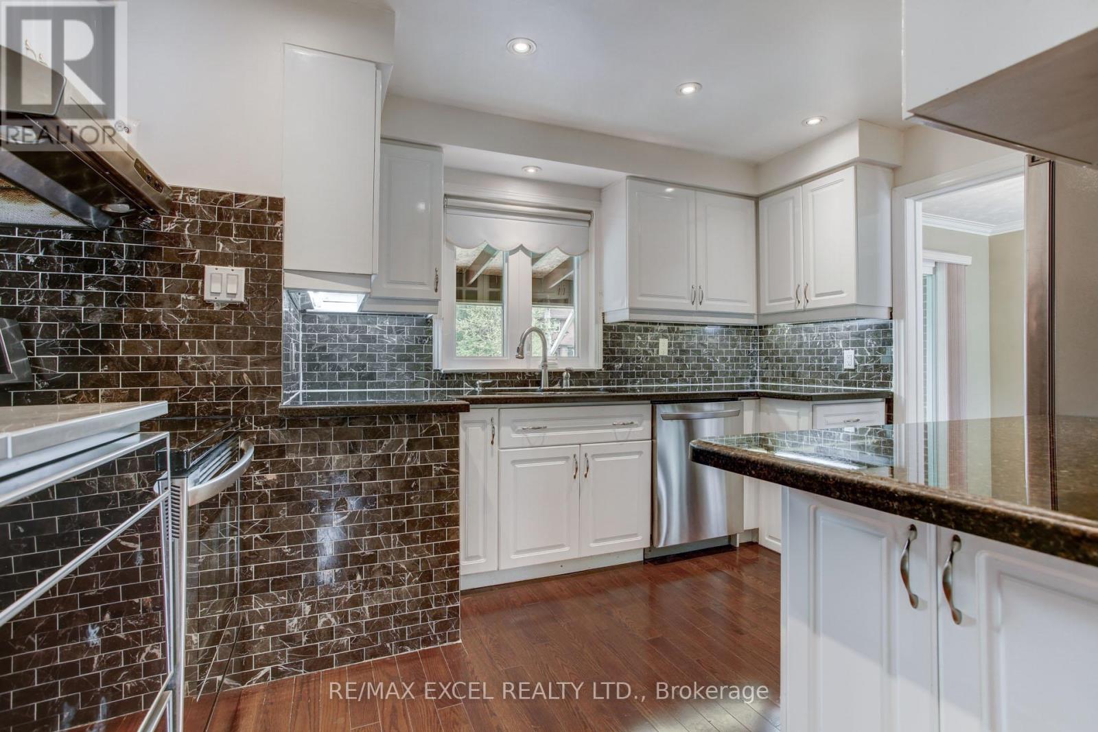 35 Urbandale Avenue, Toronto, Ontario M2M 2G9 - Photo 9 - C13470216
