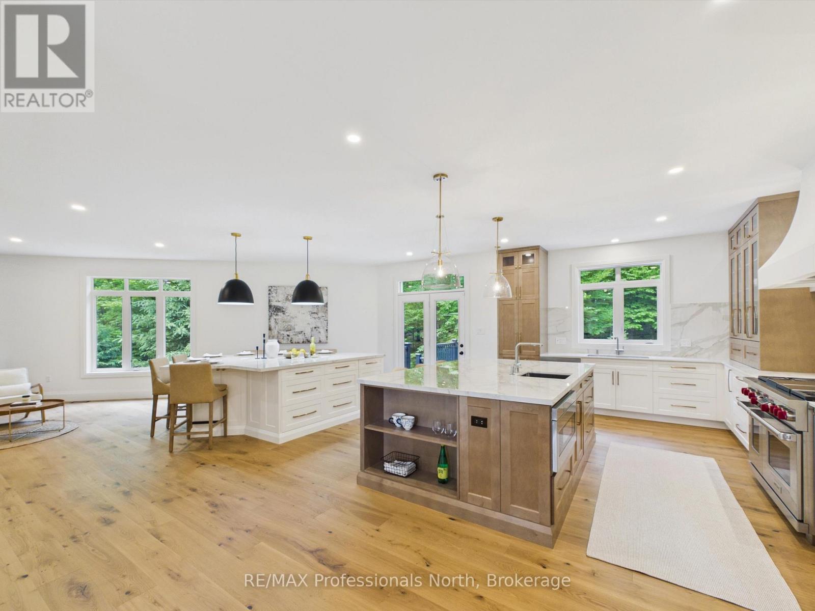 126 DEERFOOT TRAIL, Huntsville, Ontario