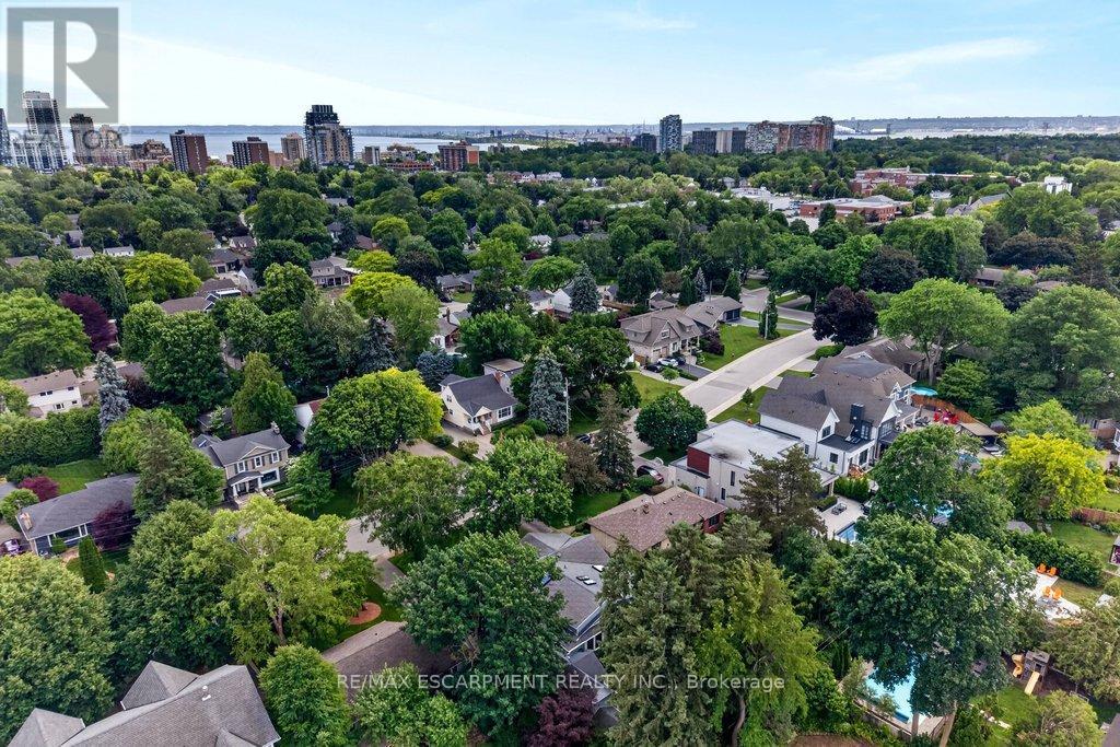 2119 Paisley Avenue, Burlington, Ontario L7R 1W1 - Photo 48 - W12976084