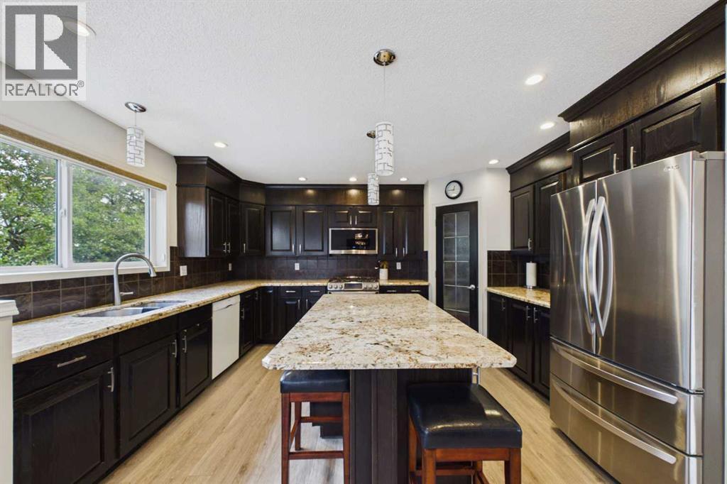 3758 Douglas Ridge Link SE, Calgary, Alberta  T2Z 3H7 - Photo 7 - A2319564