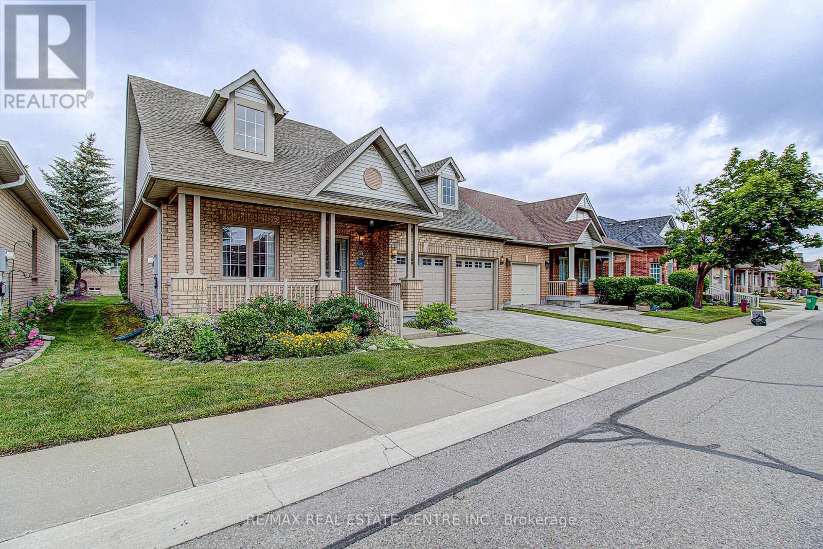 17 Golf Links Drive, Brampton, Ontario  L6R 1W5 - Photo 3 - W13471424