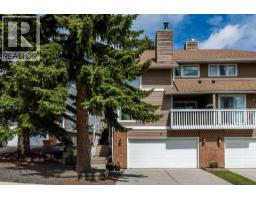11 Stradwick Place SW, Calgary, Alberta