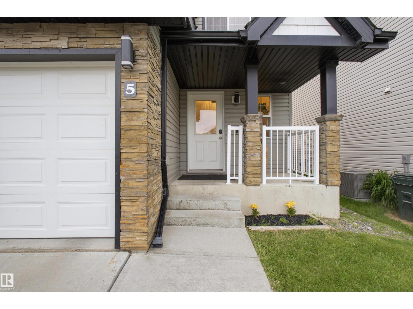5 Vernon St, Spruce Grove, Alberta  T7X 0B5 - Photo 4 - E4494938