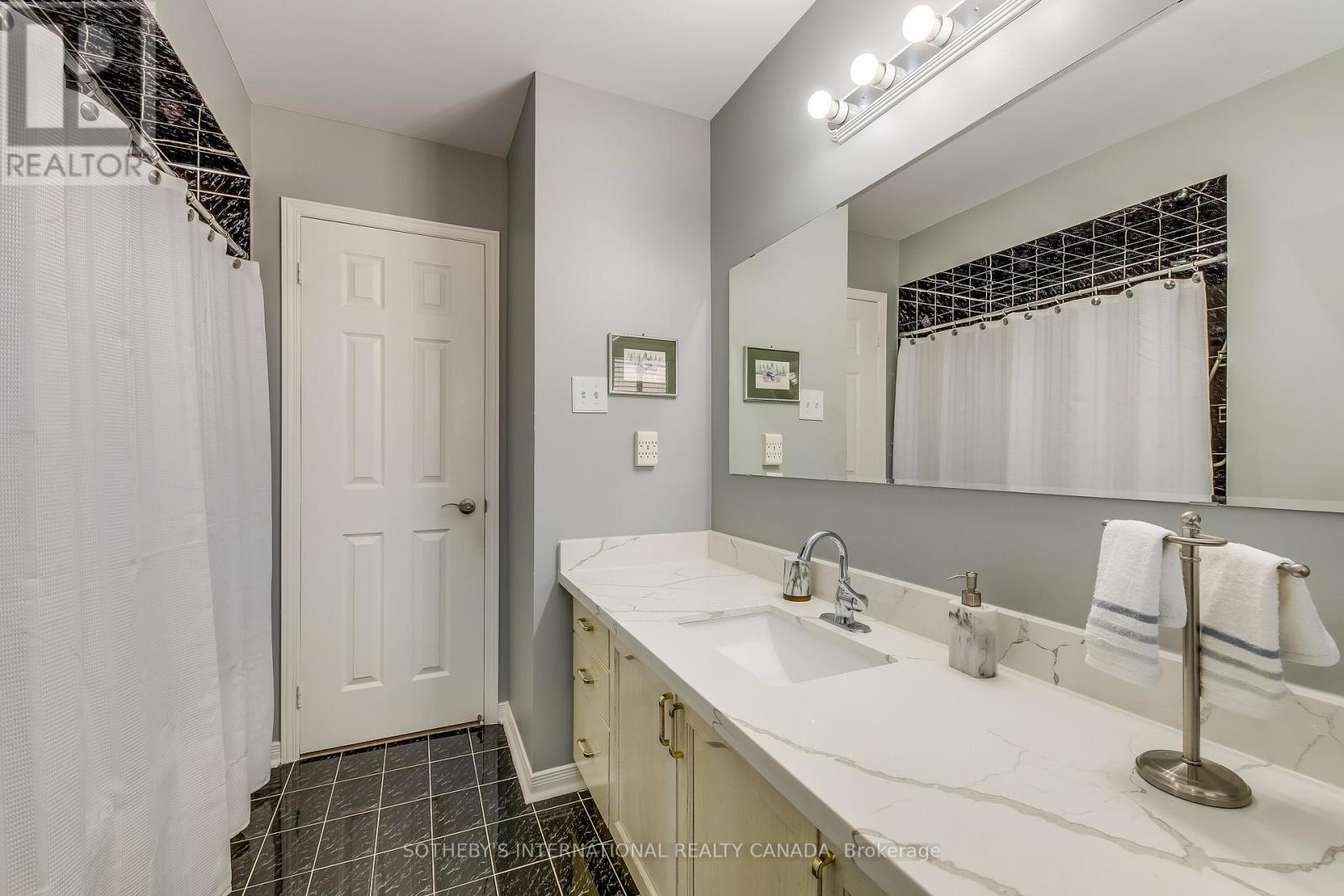2294 Dale Ridge Drive, Oakville, Ontario L6M 3L5 - Photo 36 - W13469120