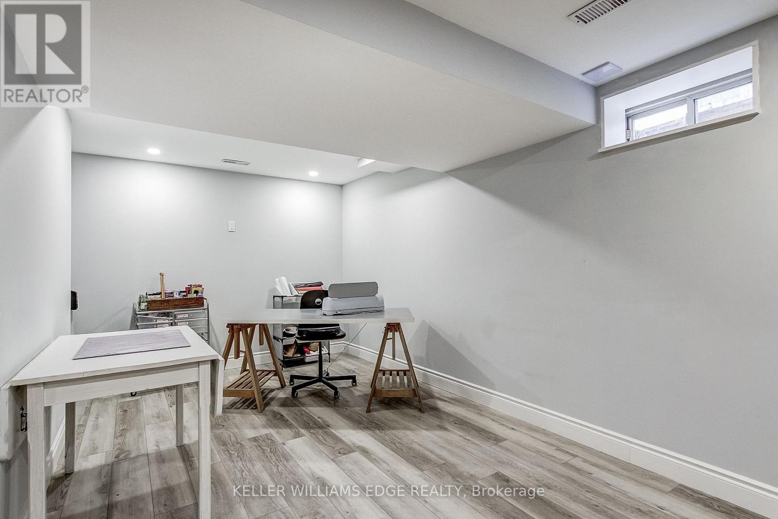 16 - 4 Victoria Street, Hamilton, Ontario  L9H 2B8 - Photo 32 - X13469334