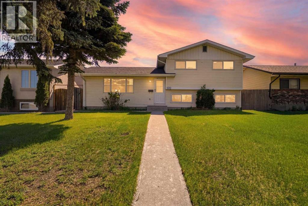 532 Rundleridge Drive NE, calgary, Alberta