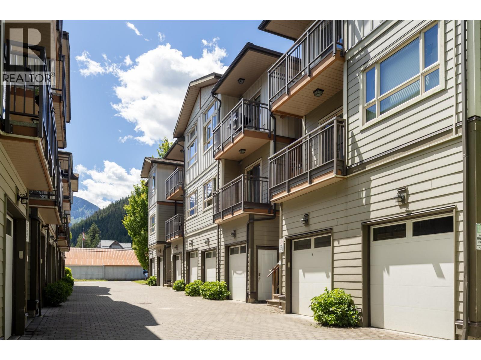7 7450 Prospect Street, Pemberton, British Columbia V0N 2L1 - Photo 15 - R3138145