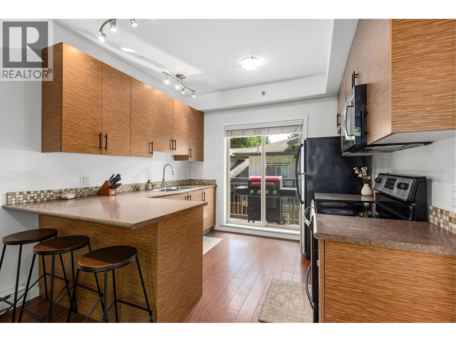 7 7450 Prospect Street, Pemberton, British Columbia V0N 2L1 - Photo 4 - R3138145