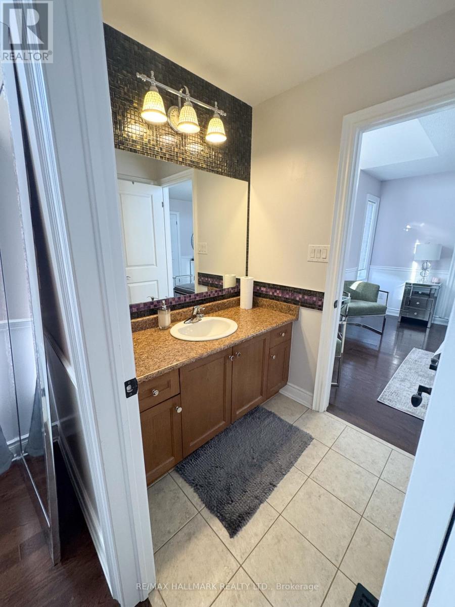 33 Mckenzie Way, Bradford West Gwillimbury, Ontario  L3Z 0K1 - Photo 11 - N13471102