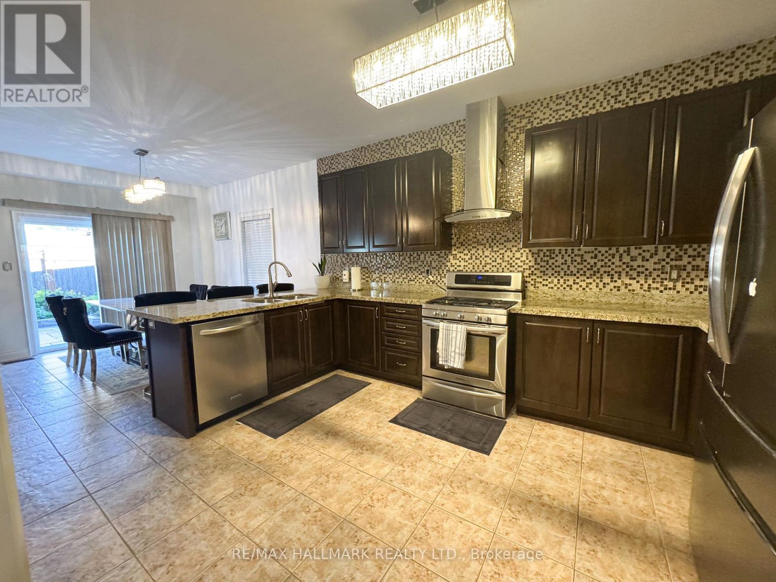 33 Mckenzie Way, Bradford West Gwillimbury, Ontario  L3Z 0K1 - Photo 19 - N13471102