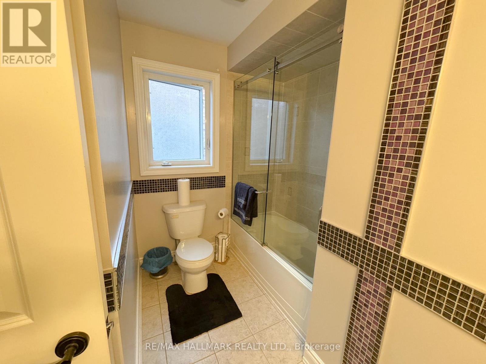 33 Mckenzie Way, Bradford West Gwillimbury, Ontario  L3Z 0K1 - Photo 10 - N13471102