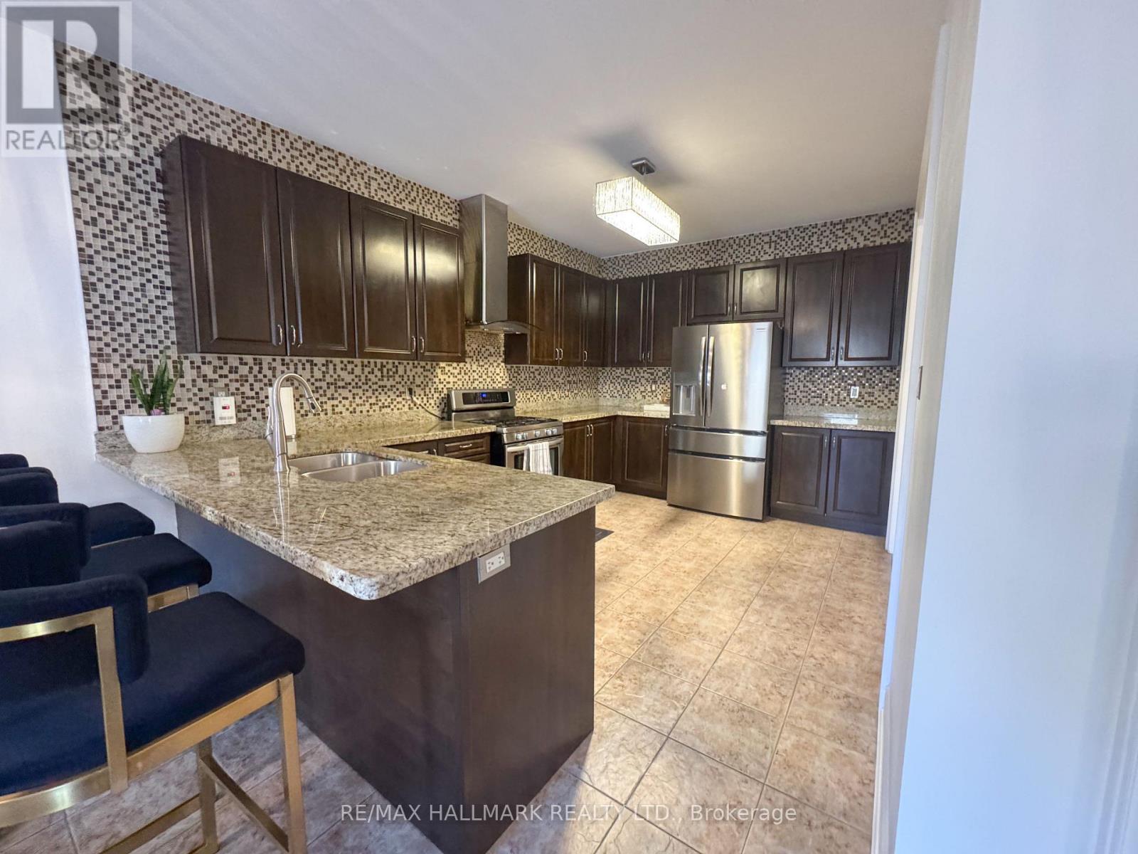 33 Mckenzie Way, Bradford West Gwillimbury, Ontario  L3Z 0K1 - Photo 18 - N13471102