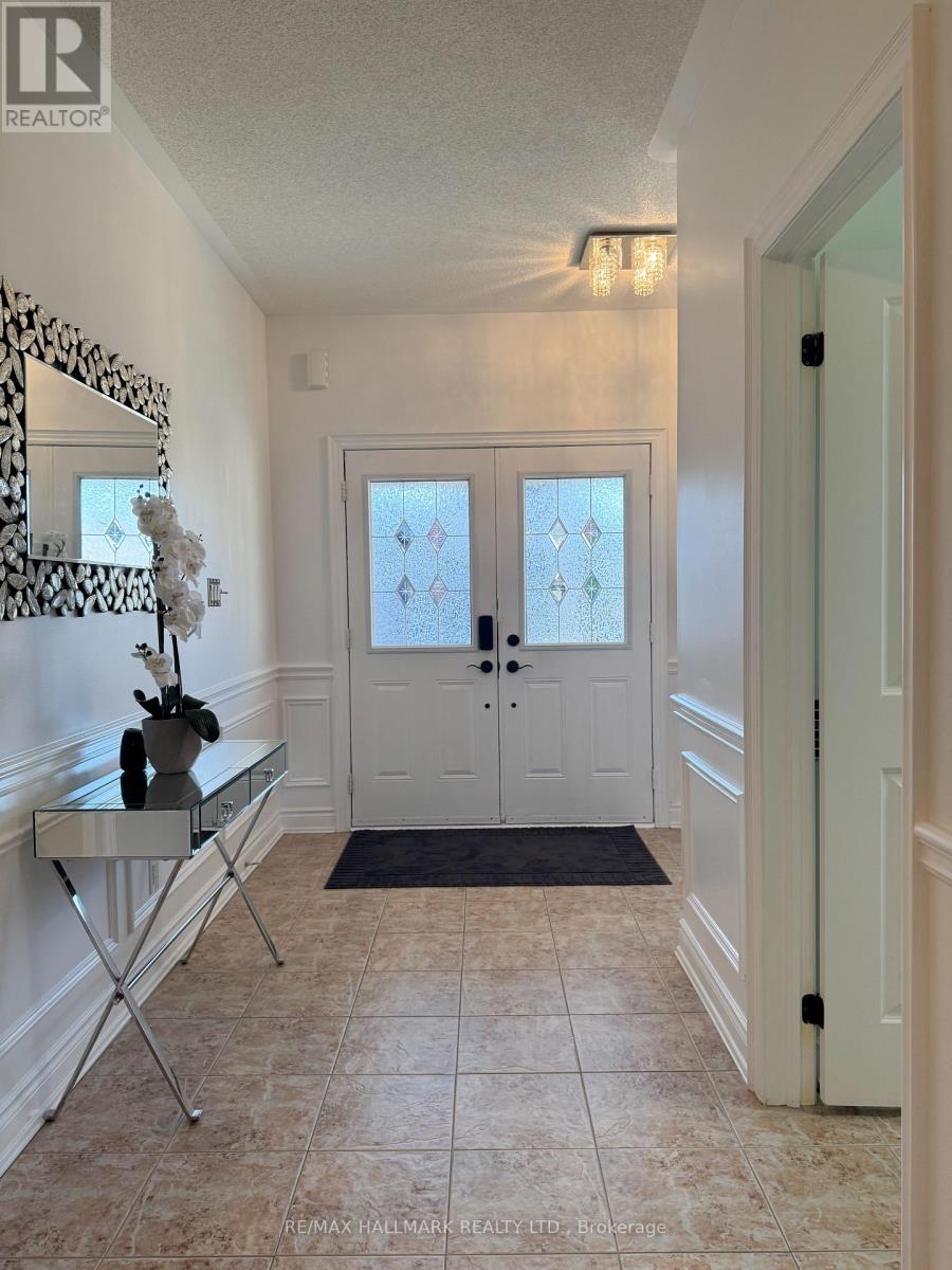 33 Mckenzie Way, Bradford West Gwillimbury, Ontario  L3Z 0K1 - Photo 8 - N13471102