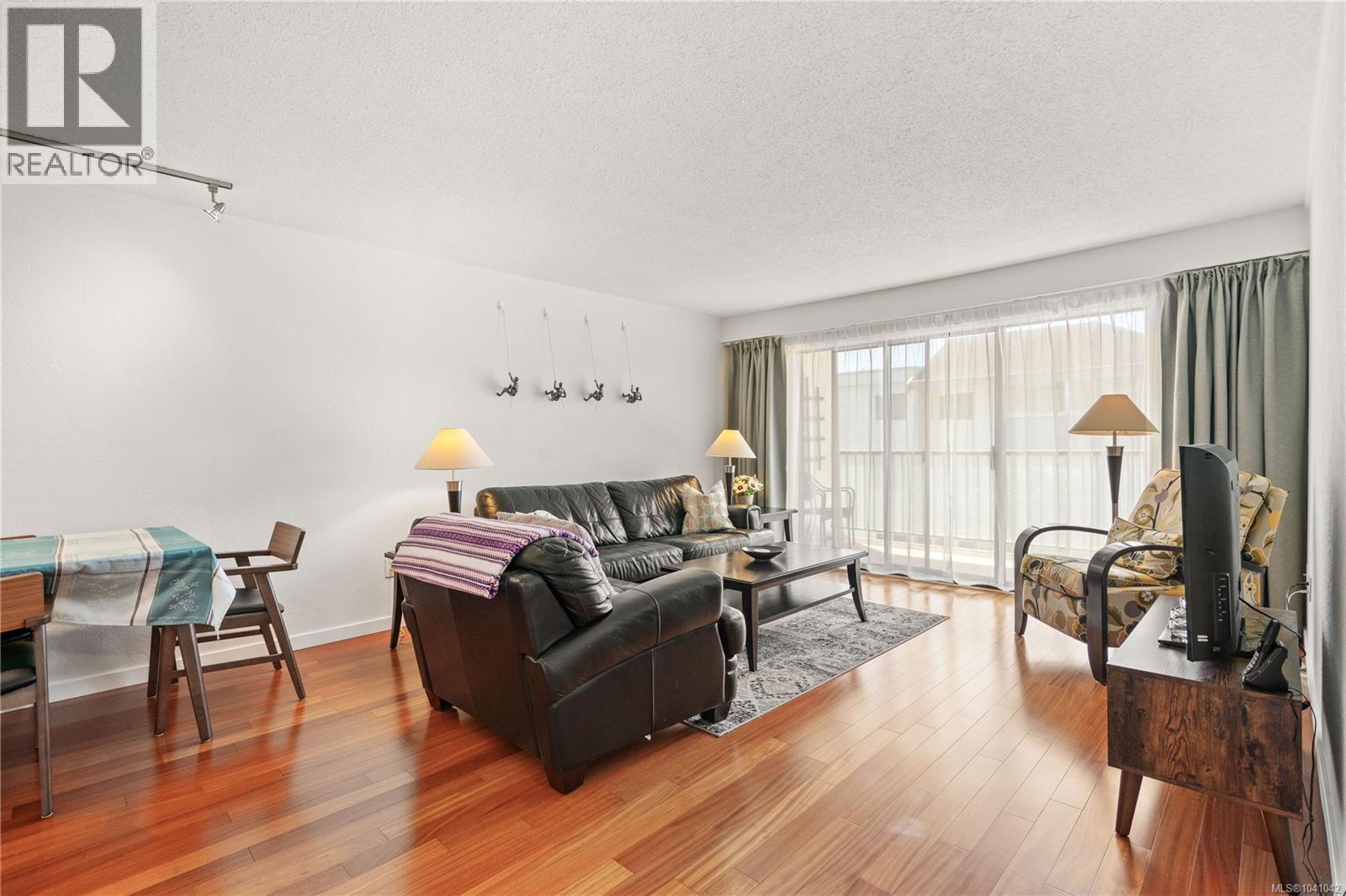 306 1101 Hilda St, Victoria, British Columbia  V8V 4T2 - Photo 2 - 1041042