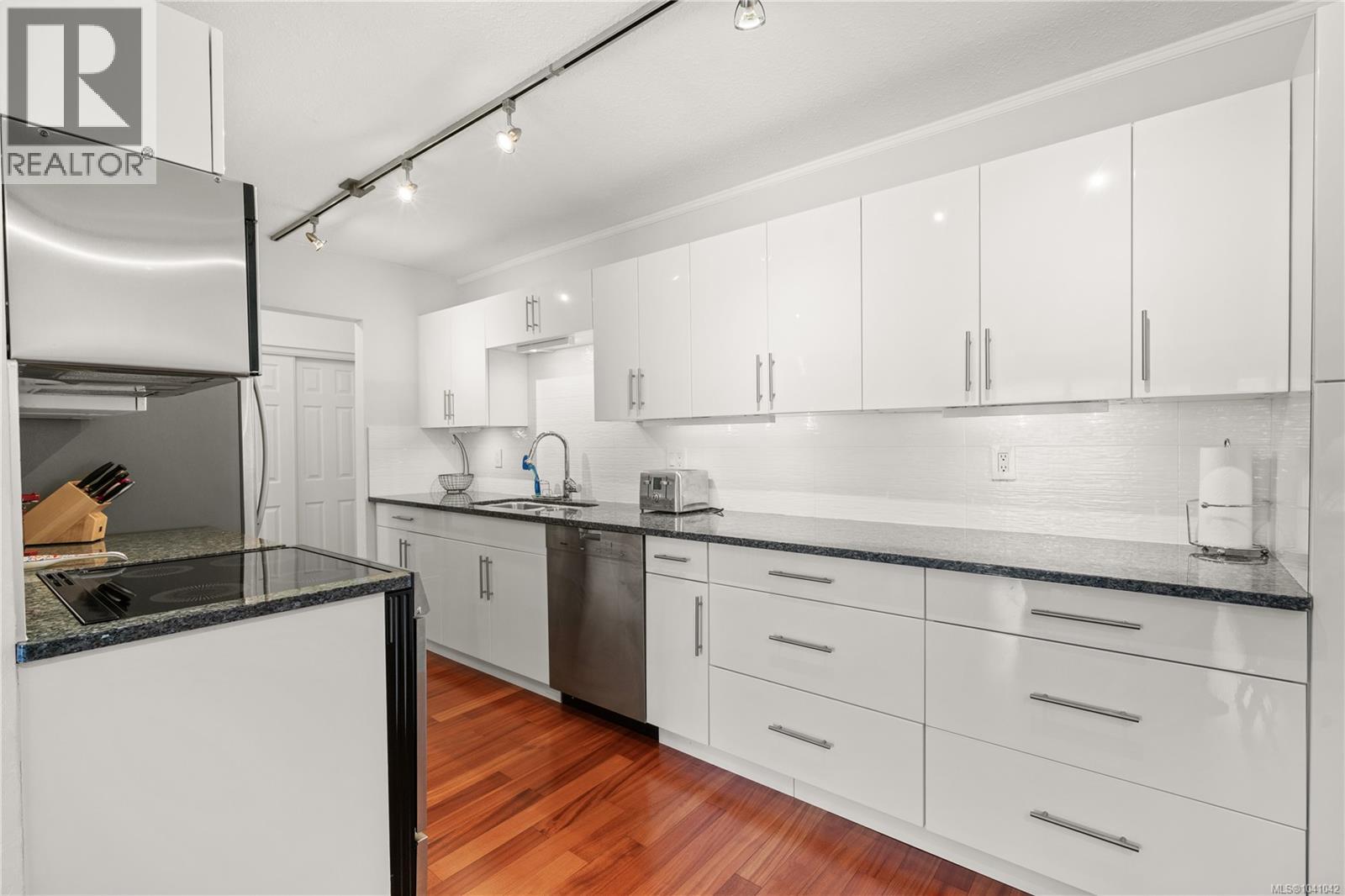 306 1101 Hilda St, Victoria, British Columbia  V8V 4T2 - Photo 11 - 1041042