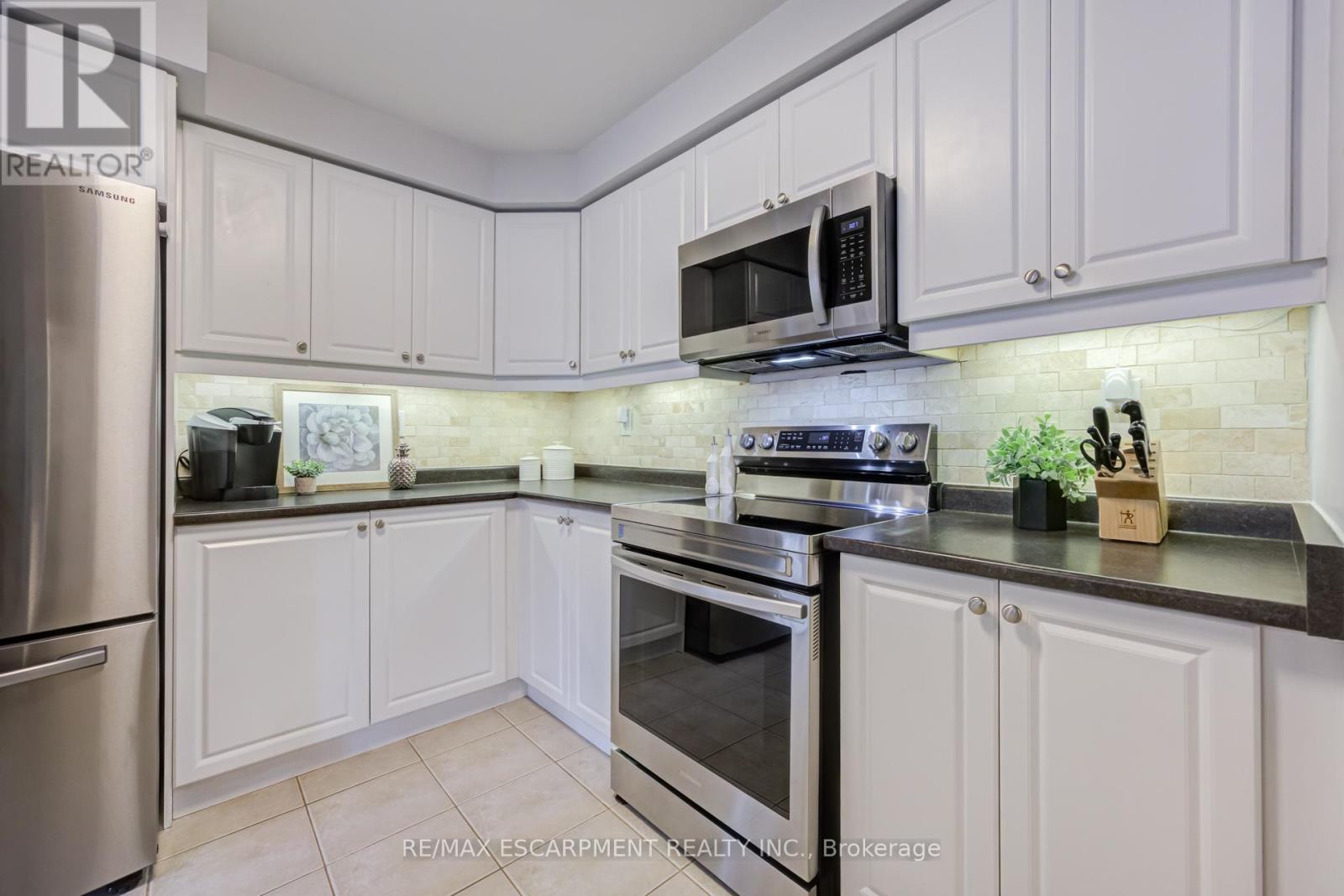 766 Challinor Terrace, Milton, Ontario  L9T 7V5 - Photo 4 - W13033658