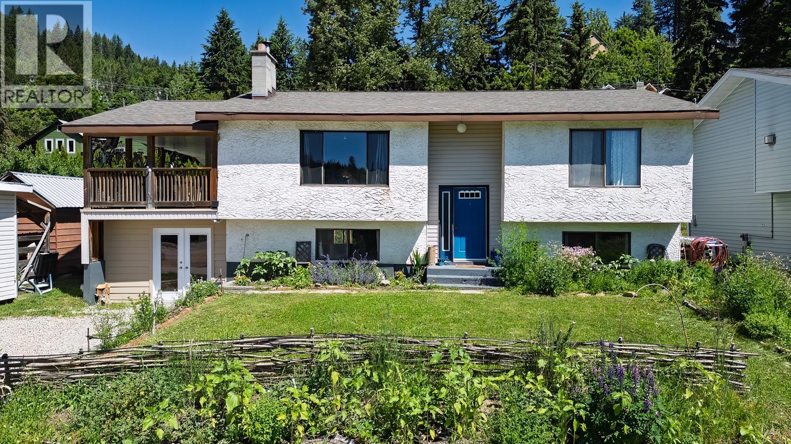 1730 Kootenay Avenue, Rossland, British Columbia