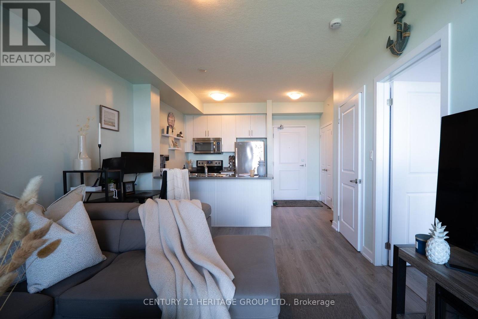 301 - 35 Southshore Crescent, Hamilton, Ontario  L8E 0J2 - Photo 9 - X13471580
