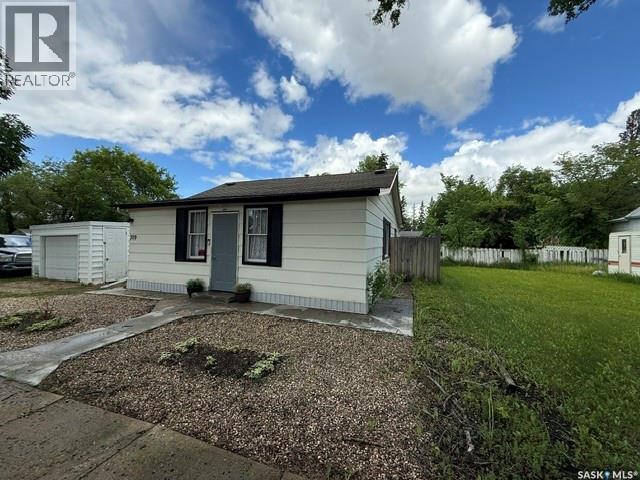 309 & 319 Alberta Street, Kamsack, Saskatchewan S0A 1S0 - Photo 2 - SK040198