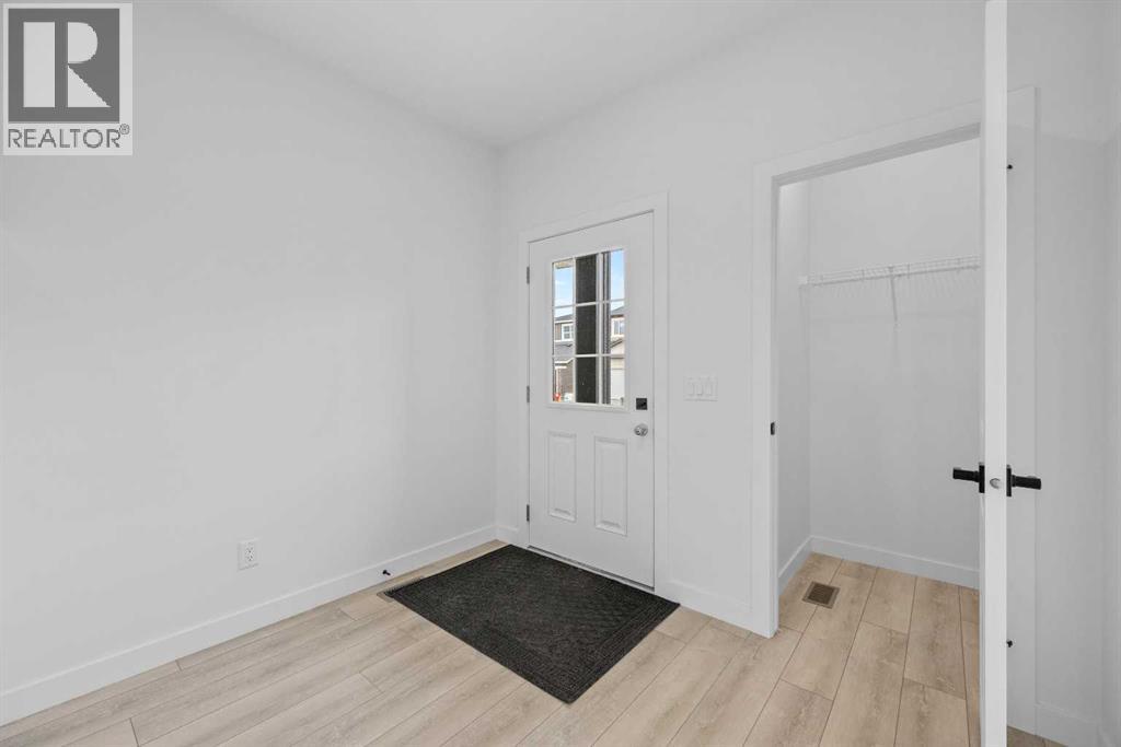 33 Hotchkiss Gardens SE, Calgary, Alberta  T3S 0T7 - Photo 4 - A2320944