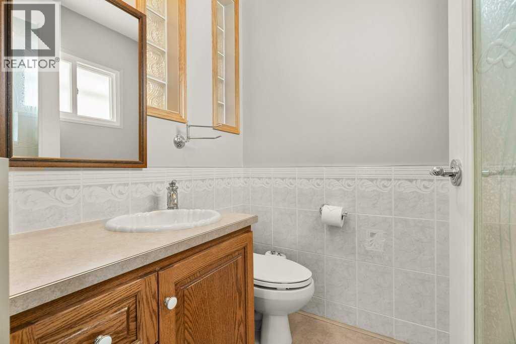 2843 Cedar Ridge Drive SW, Calgary, Alberta  T2W 2B2 - Photo 19 - A2321532