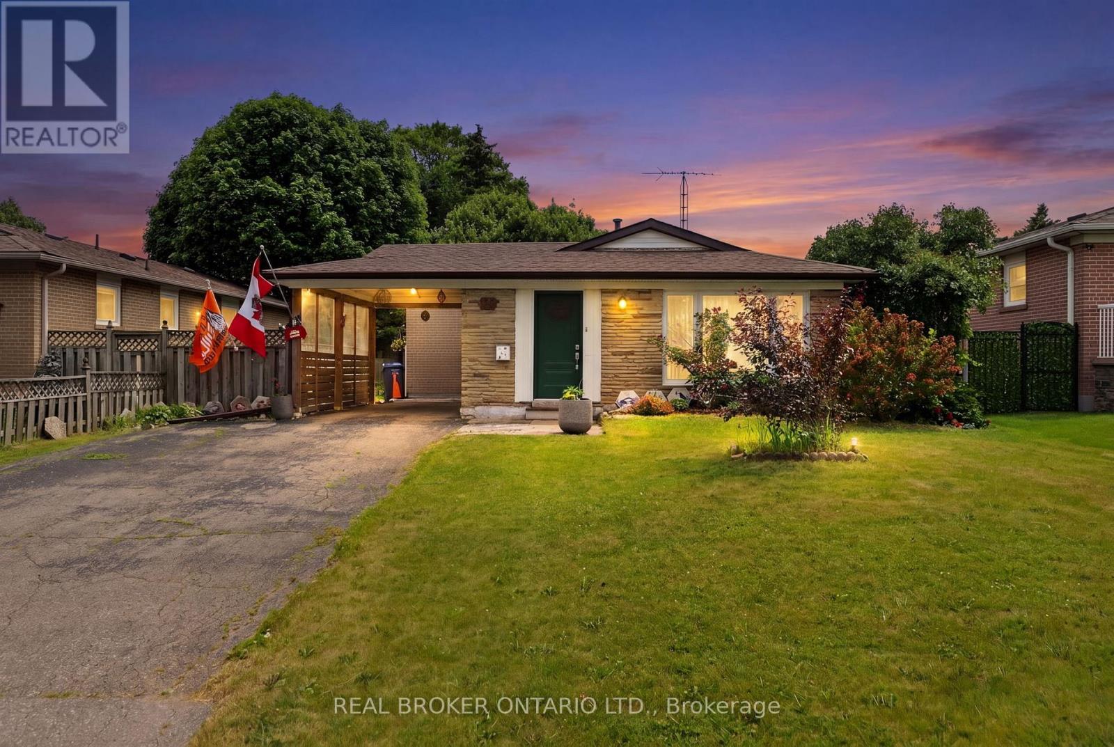 29 Northwood Drive, Brampton, Ontario  L6X 2L3 - Photo 2 - W13471630