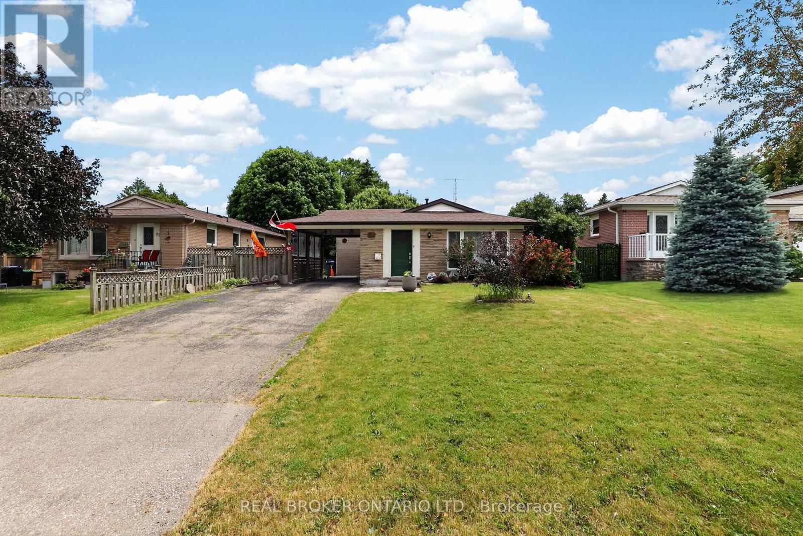 29 Northwood Drive, Brampton, Ontario  L6X 2L3 - Photo 3 - W13471630